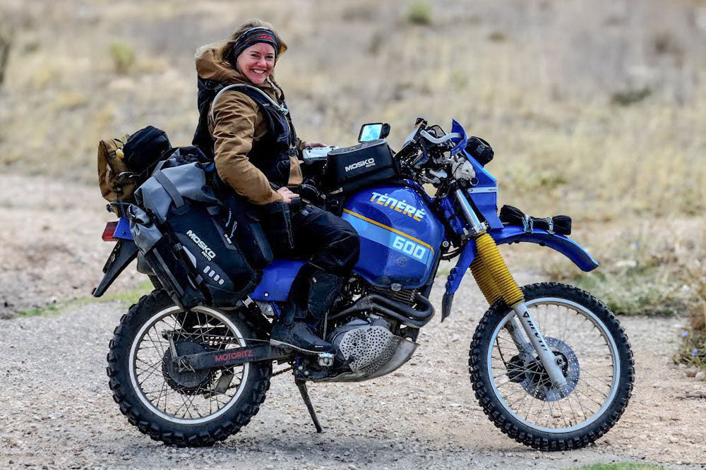 Itchy Boots Itchy Boots Saison 8 : Noraly Revient avec une Yamaha Rétro – REV'IT