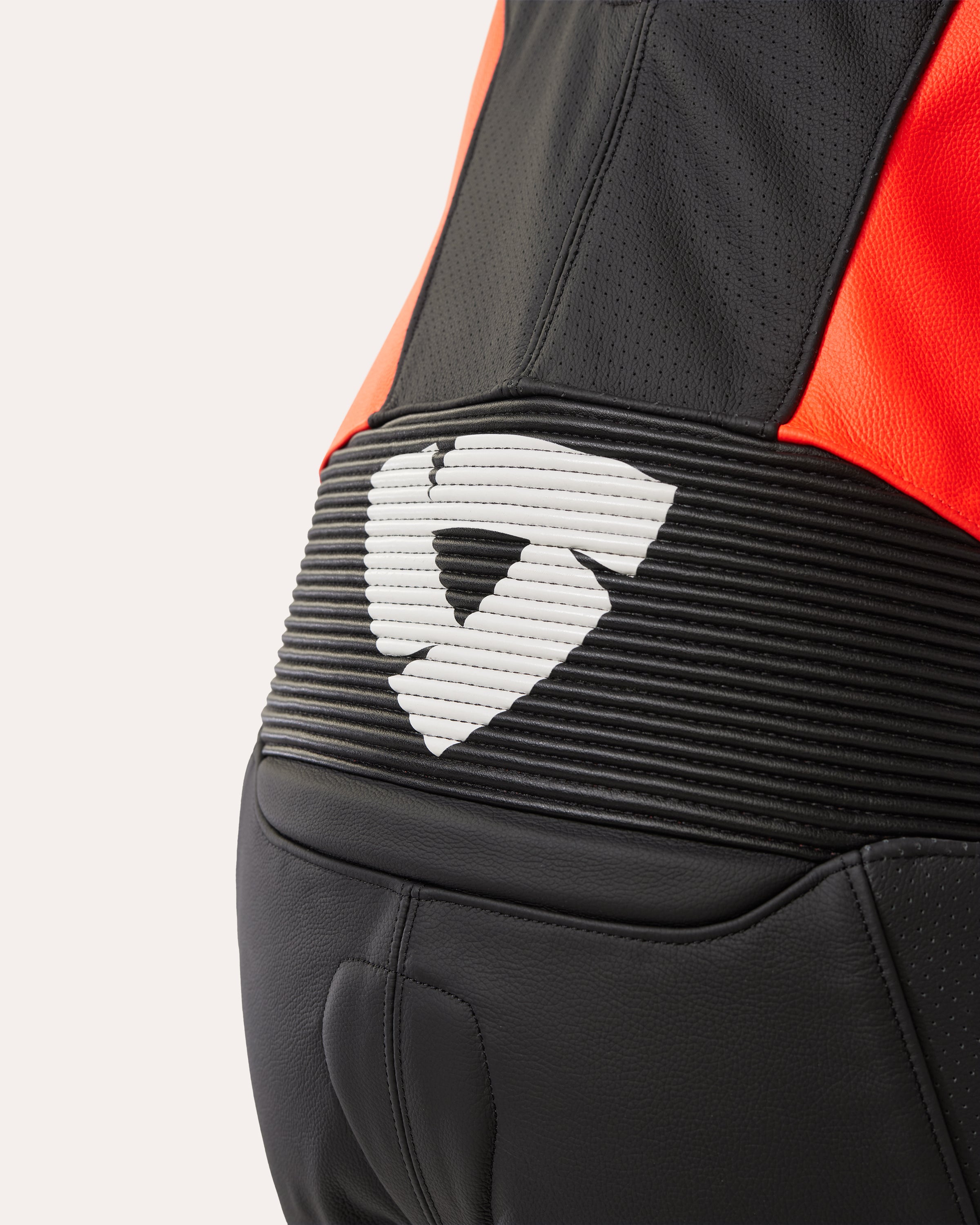 Additional photo: Quantum 3 - Neon Red-Black
