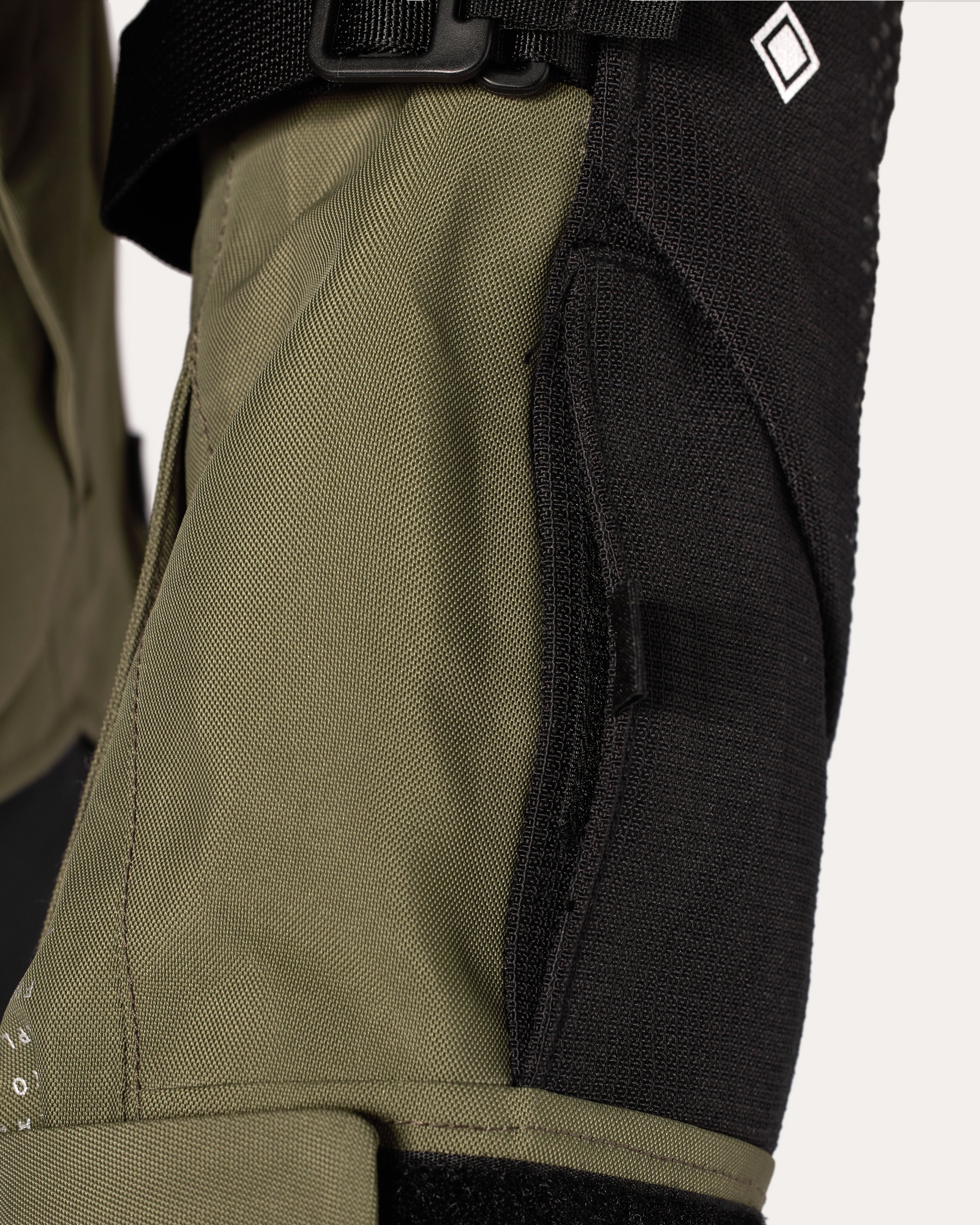 Additional photo: Dominator 3 GTX - Black-Dark Green