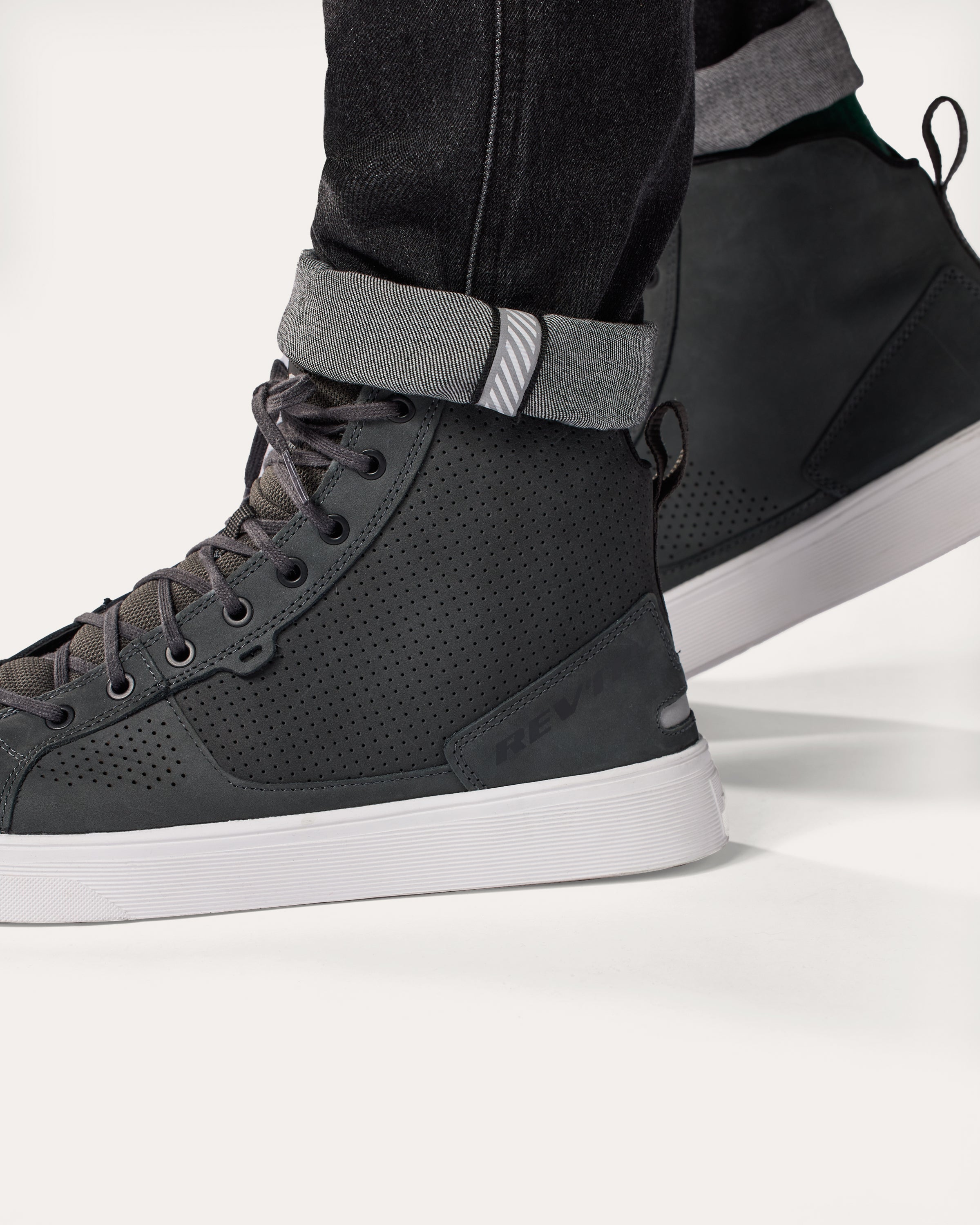 Reflection at turn up