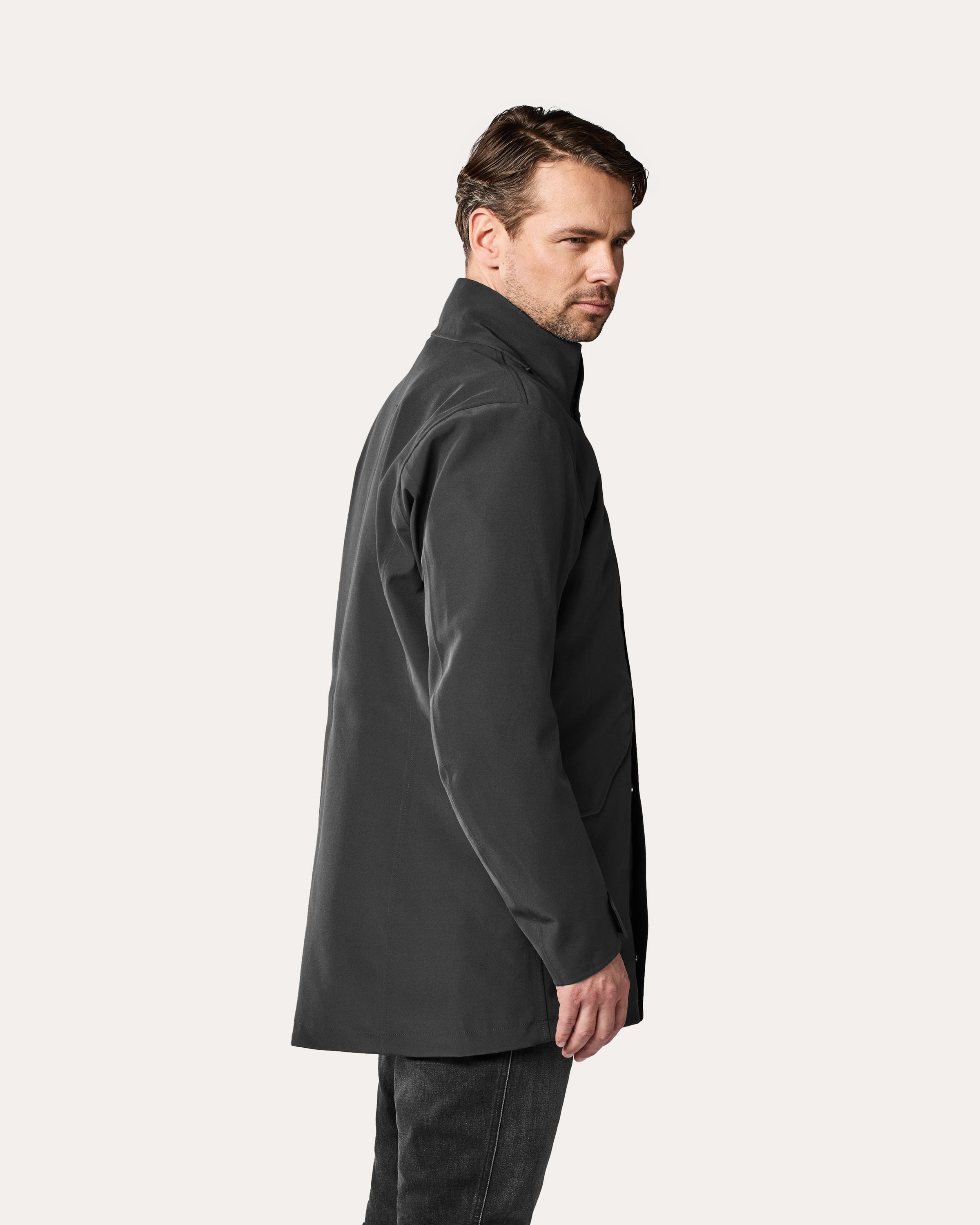 即完売 HIIT PULL-OVER TECH JACKET / BLACK Beyond Tech Jacket : Noir - Women's | SHREDLY