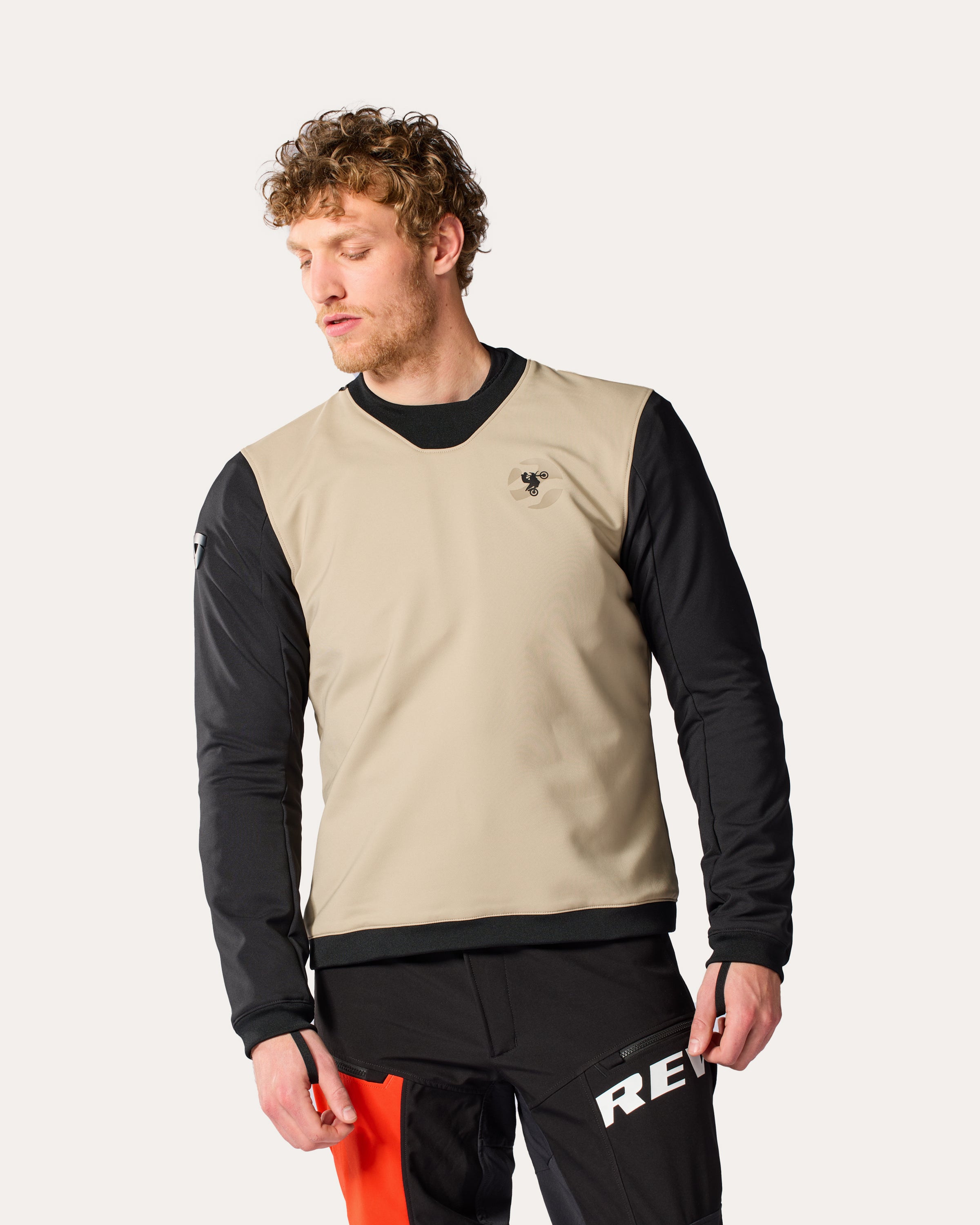 Trazada Sweater: Pol Tarrés-Inspired Ride-Ready Casual Cool – REV