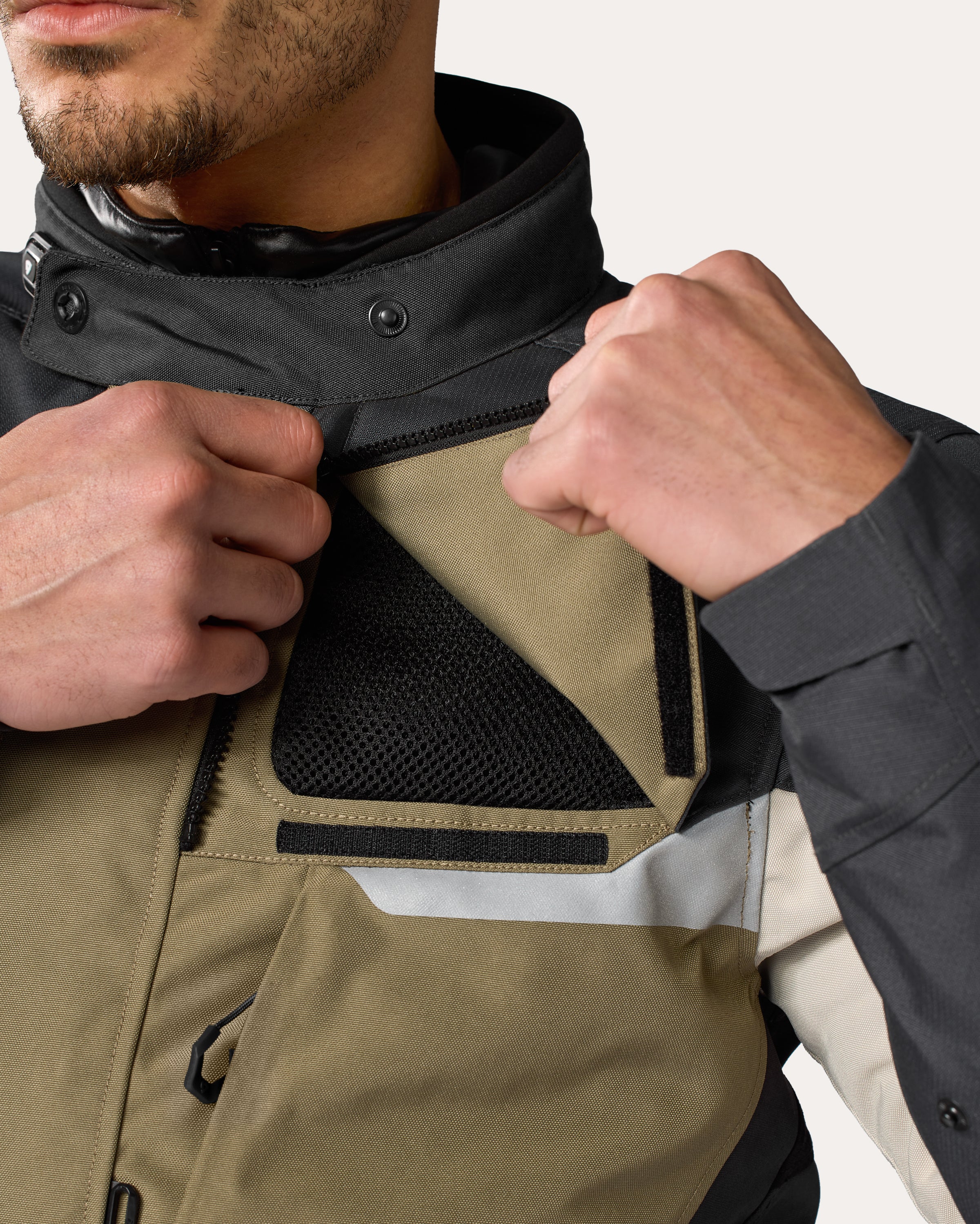 REVIT！　バイクジャケット　OUTBACK　黒　3シーズン Let the Outback 3 motorcycle jacket take you further down