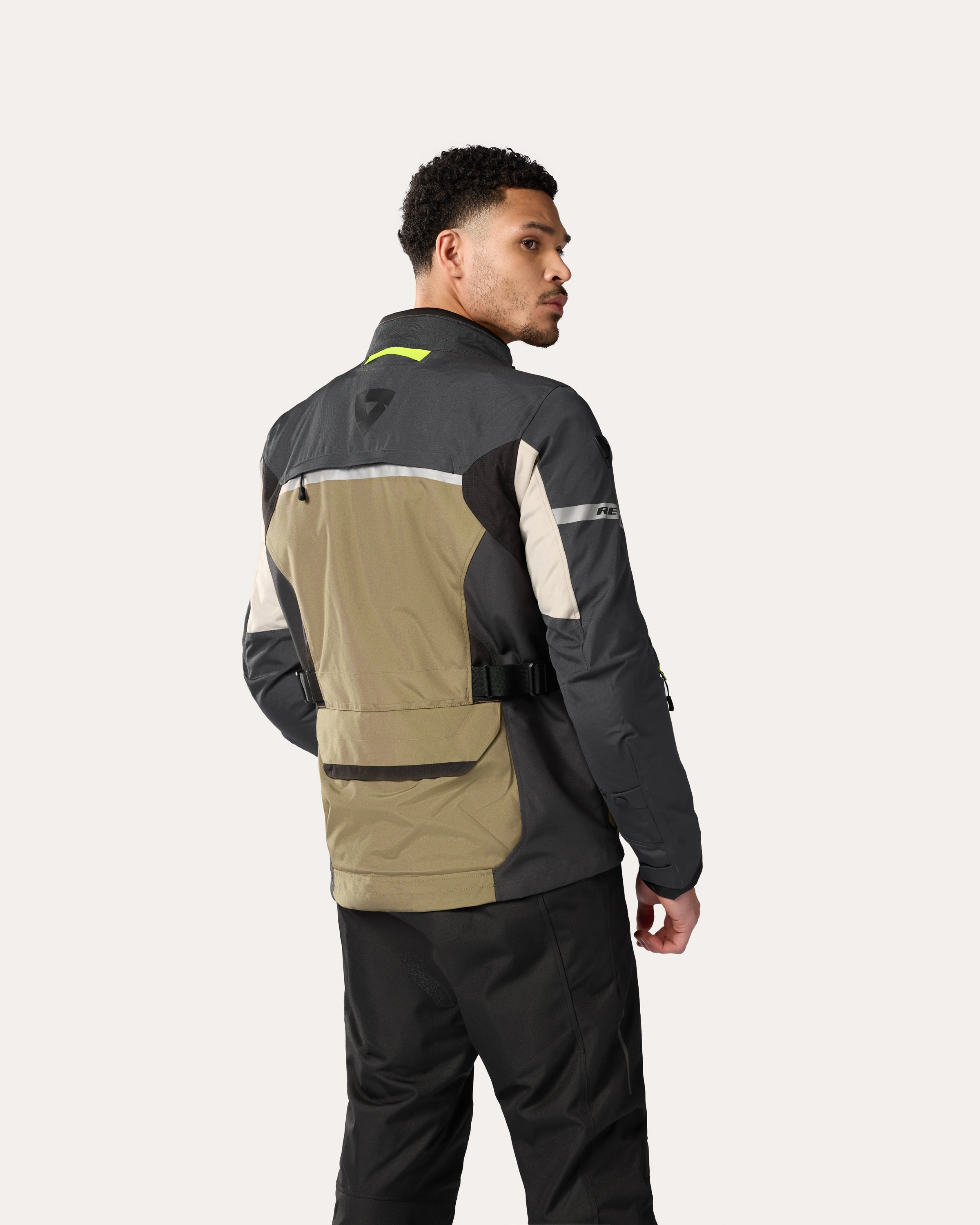 REVIT！　バイクジャケット　OUTBACK　黒　3シーズン The Outback 3 Ladies motorcycle jacket takes you further