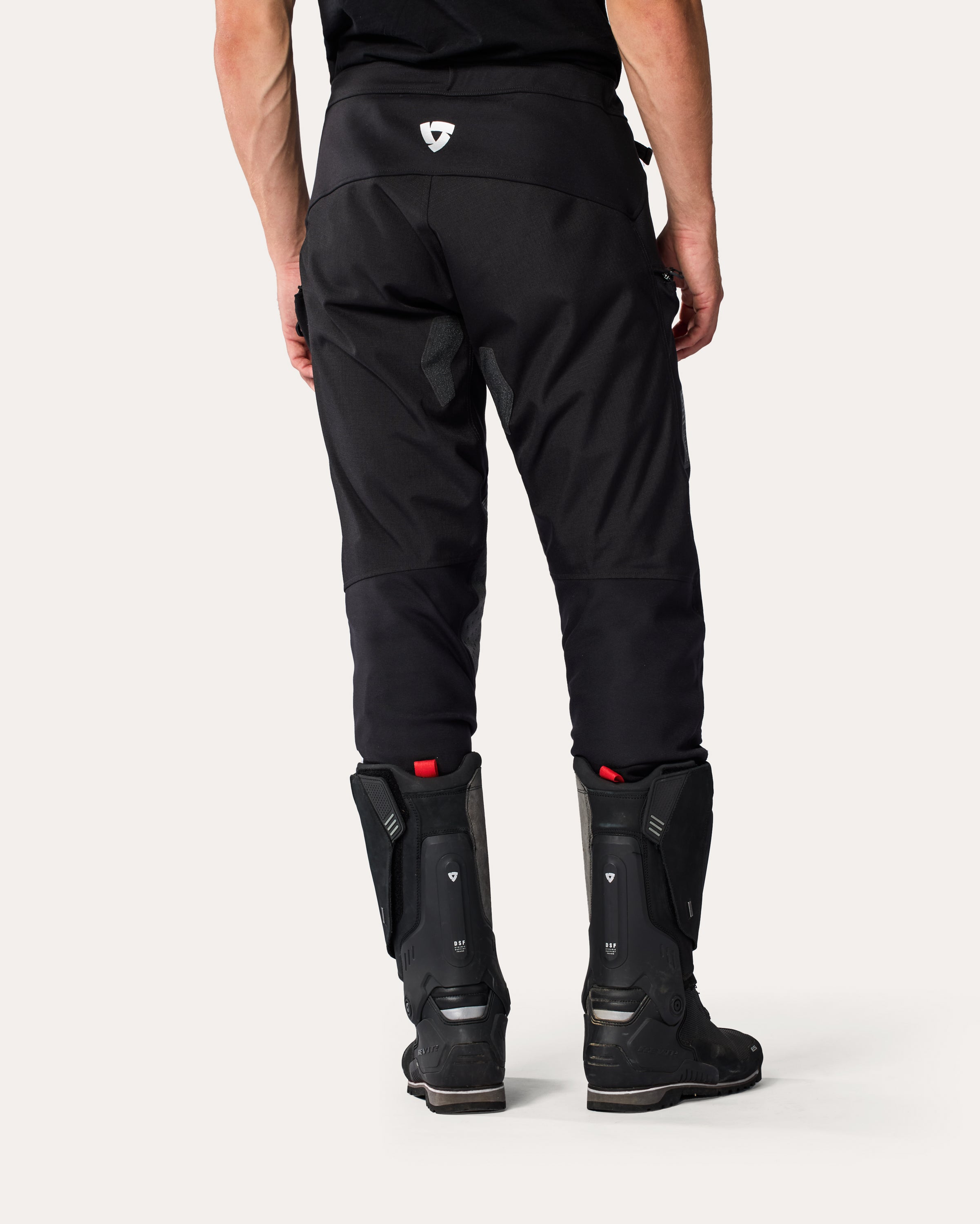 CORDURA RIP LASER PANTS 黒 ¥23200 CORDURA RIP LASER PANTS 黒 ¥23200 スウェットパンツ とは