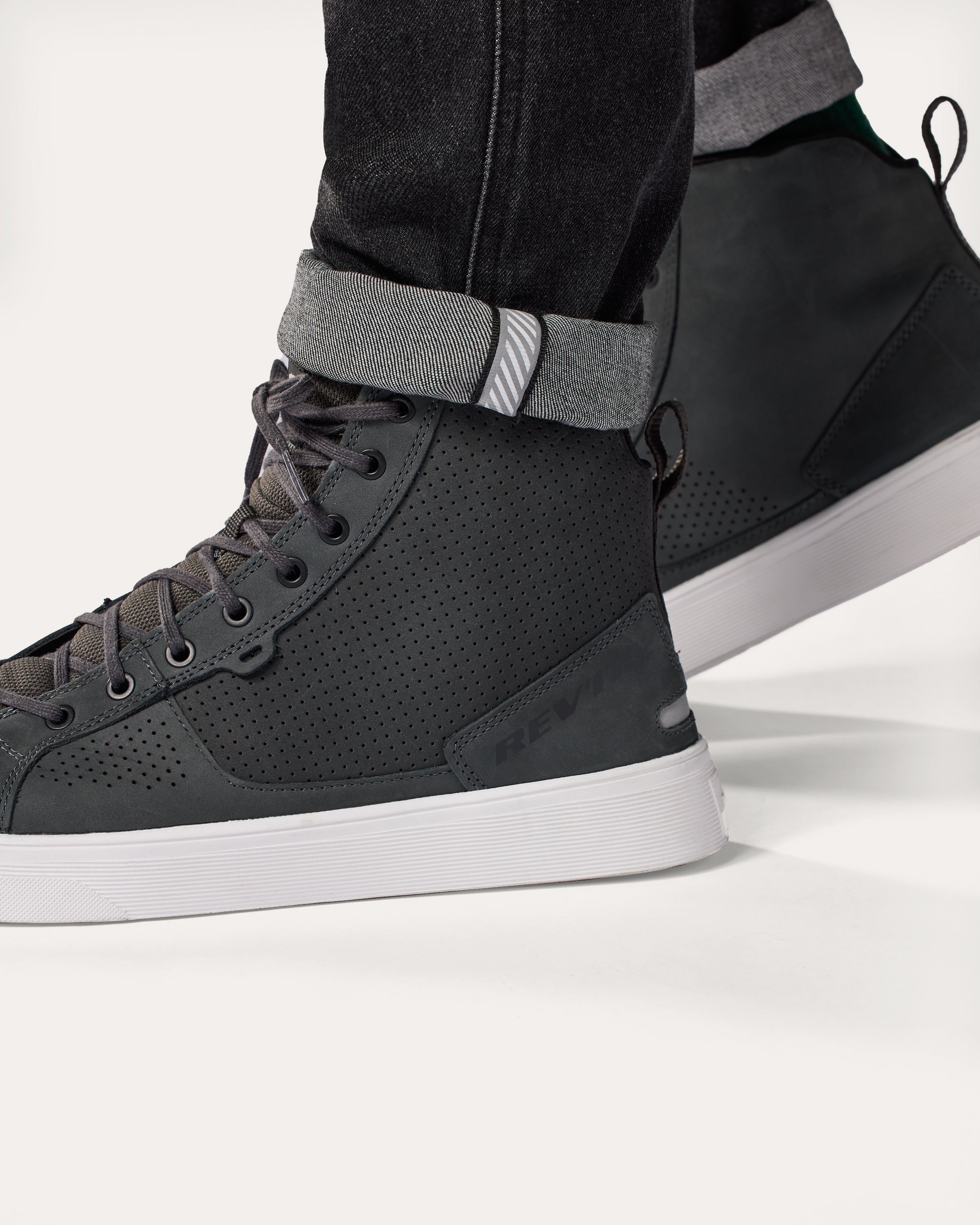 Reflection at turn up