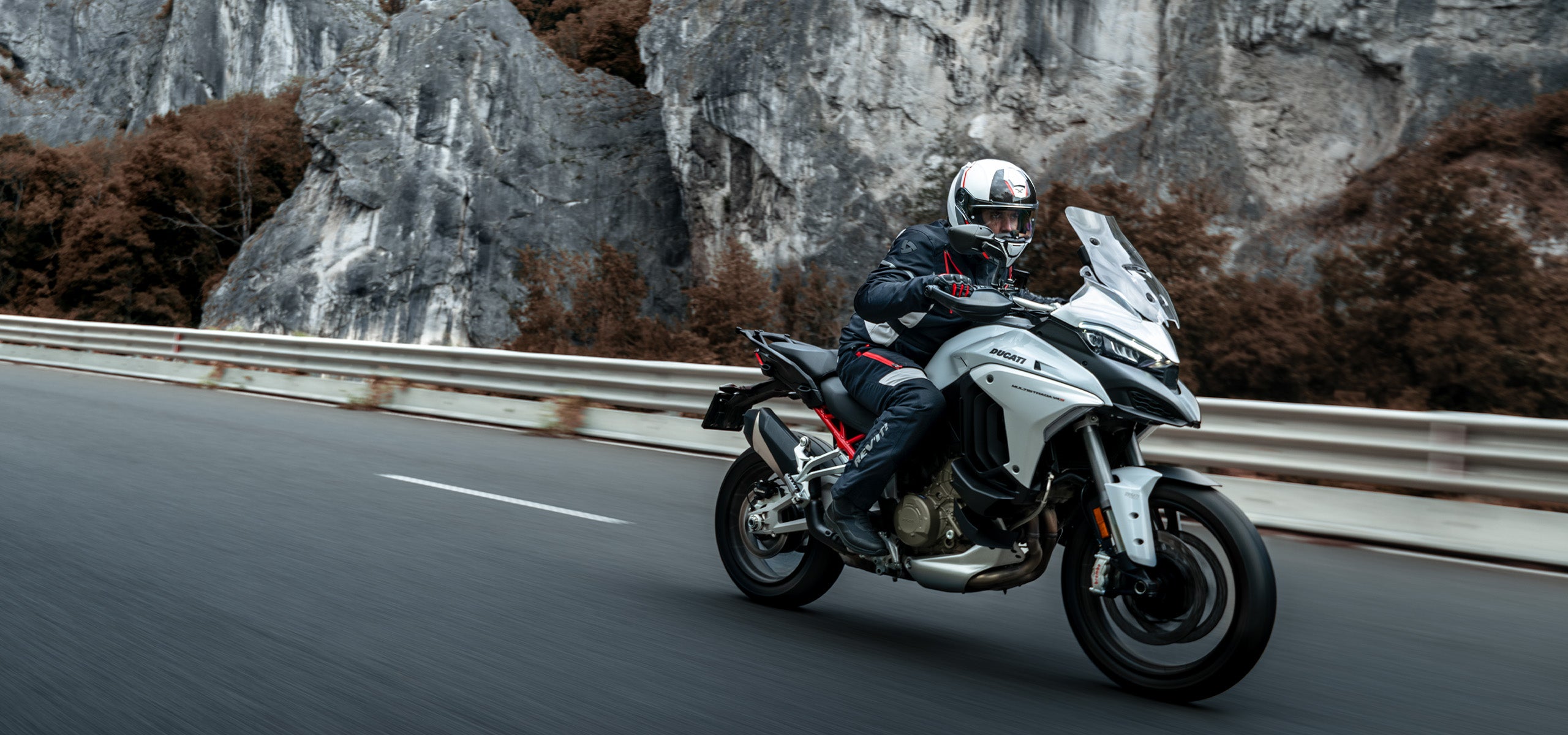 Horizon 3 H2O Motorcycle Jacket | Get the functionality of a