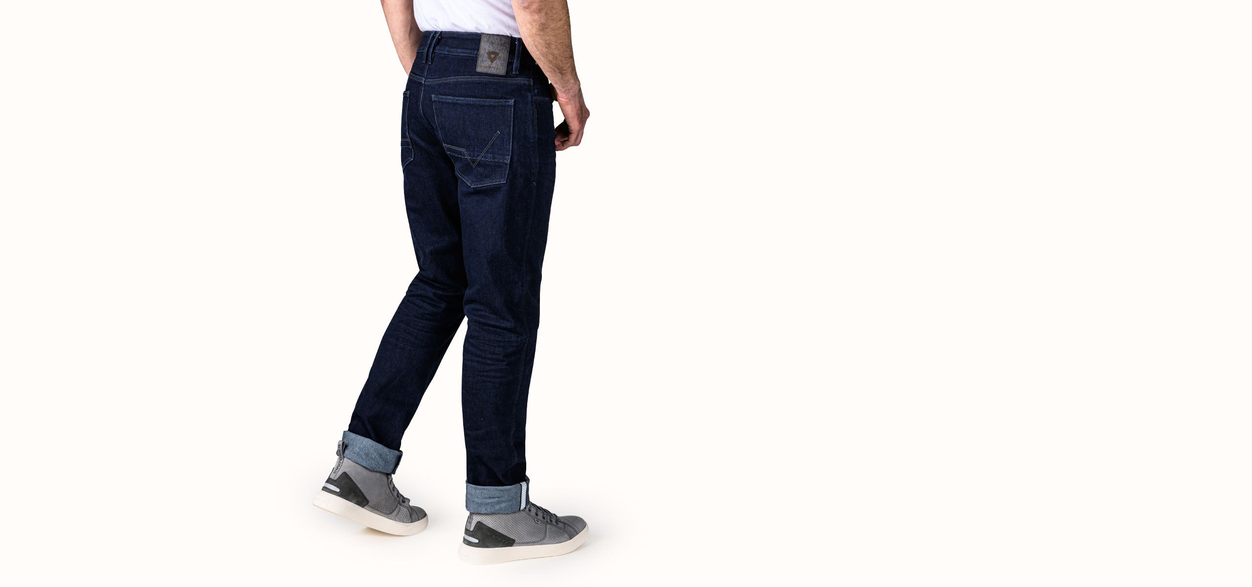 Motorcycle jeans fit guide | Find your perfect pair – REV'IT Motorcycle jeans fit guide | Find your perfect pair – REV'IT